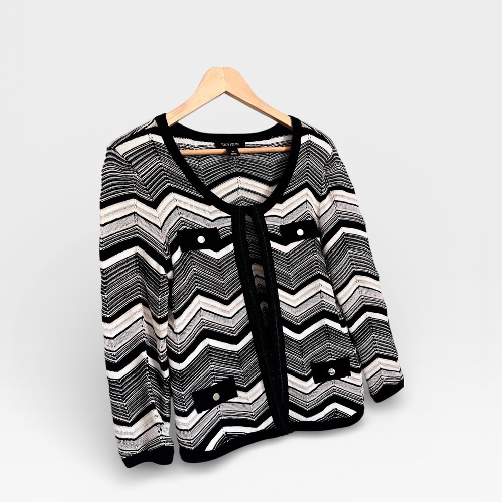 White House Black Market Chevron Cardigan in Black, White and Tan - Picture 2 of 8